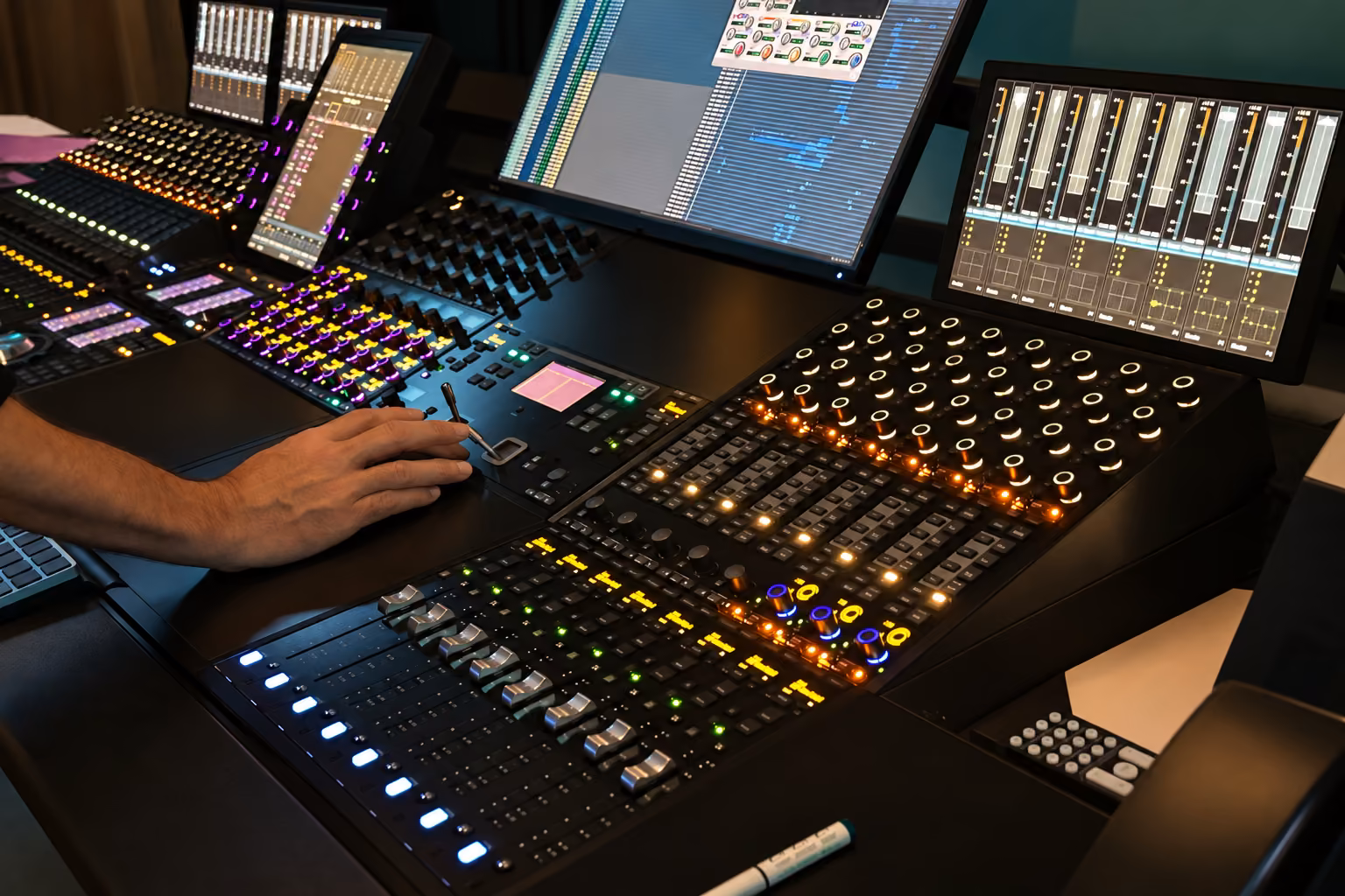 Audi’Art mixing console